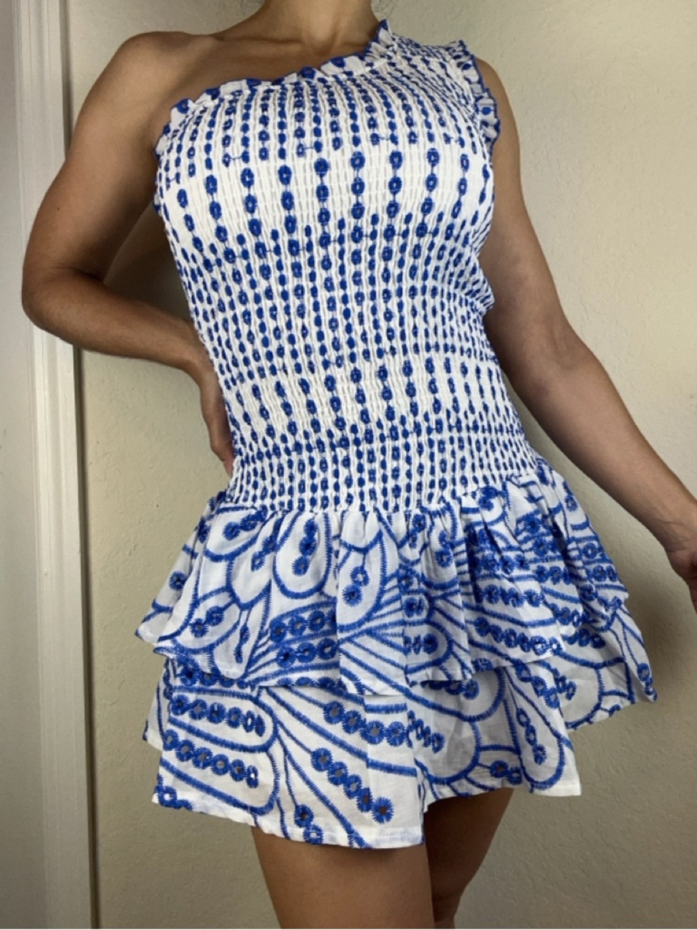 Hello Molly One Shoulder Mini Dress Size XS White Blue Embroidered Ruffle - Picture 4 of 11